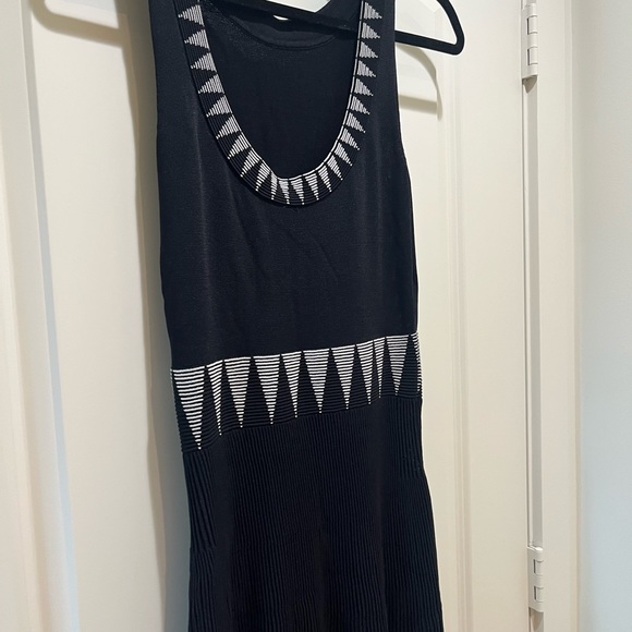 Maje Ruche Geo Pattern Knit Midi Dress
NWT Black Size 2 - Picture 5 of 8